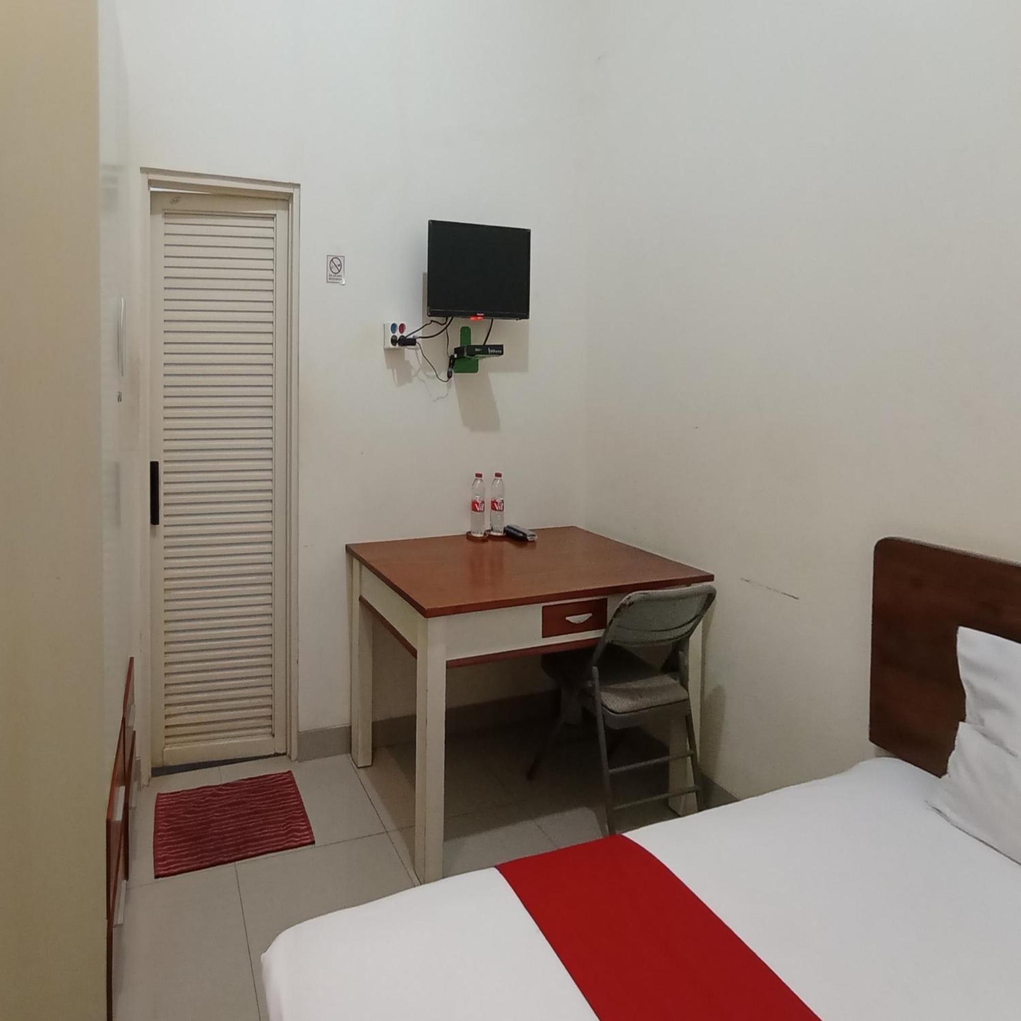 Reddoorz At Syariah House Purwokerto Hotel Exterior foto