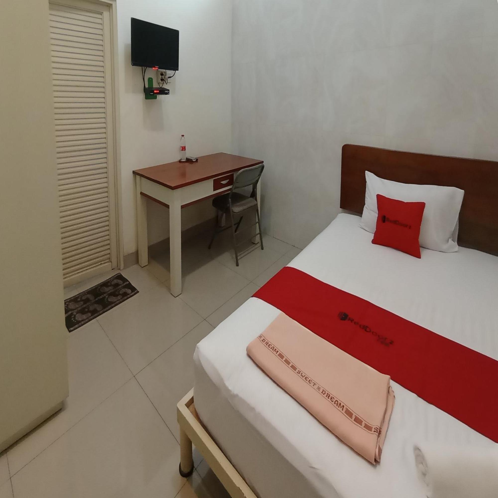 Reddoorz At Syariah House Purwokerto Hotel Exterior foto