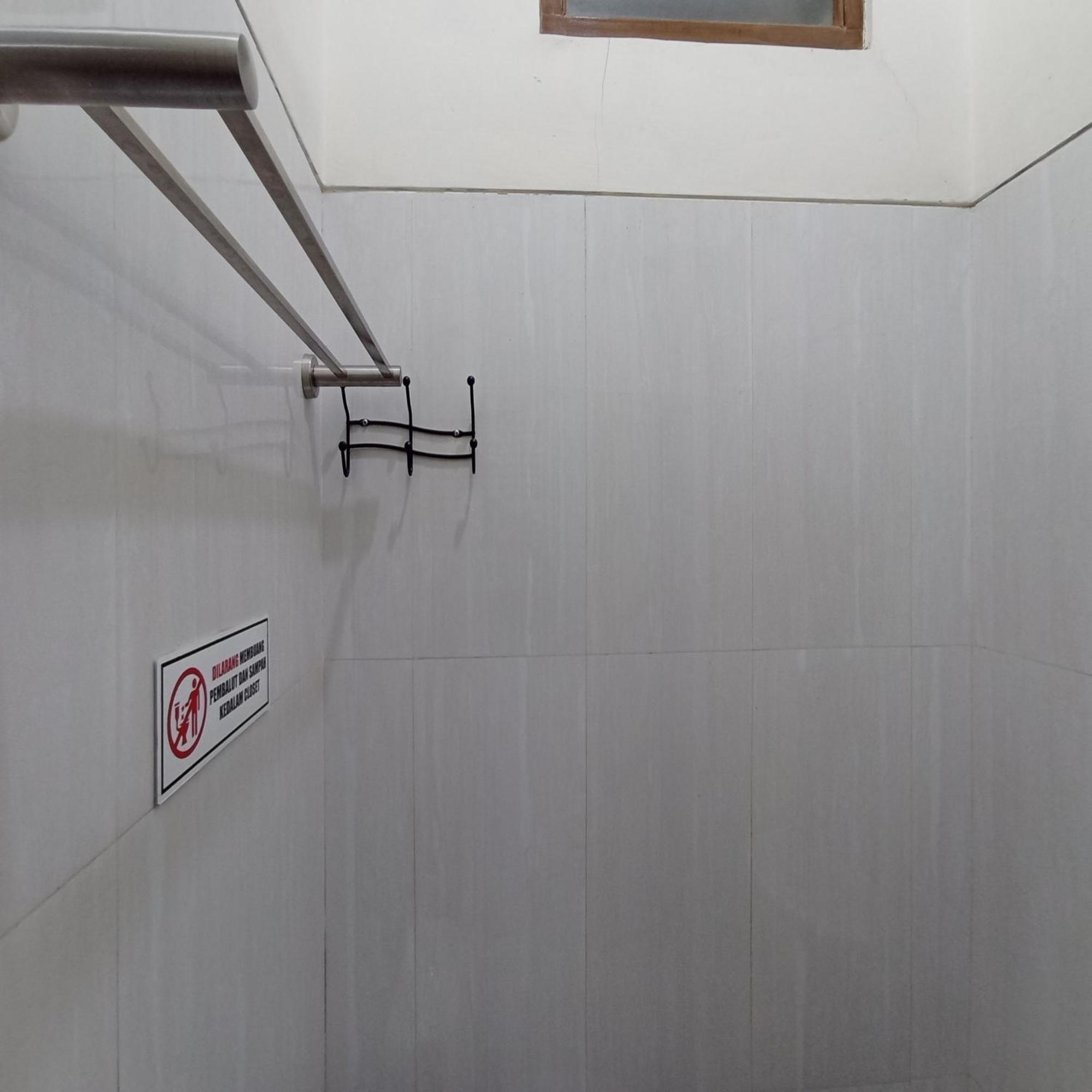 Reddoorz At Syariah House Purwokerto Hotel Exterior foto