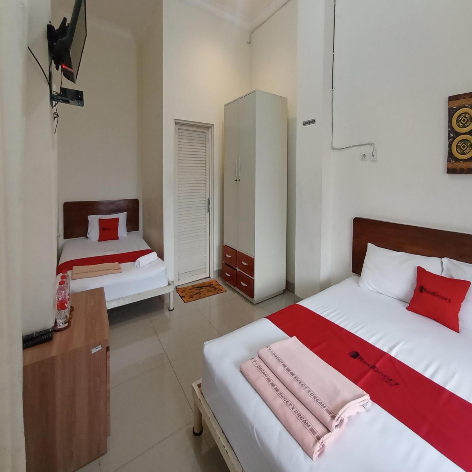 Reddoorz At Syariah House Purwokerto Hotel Exterior foto
