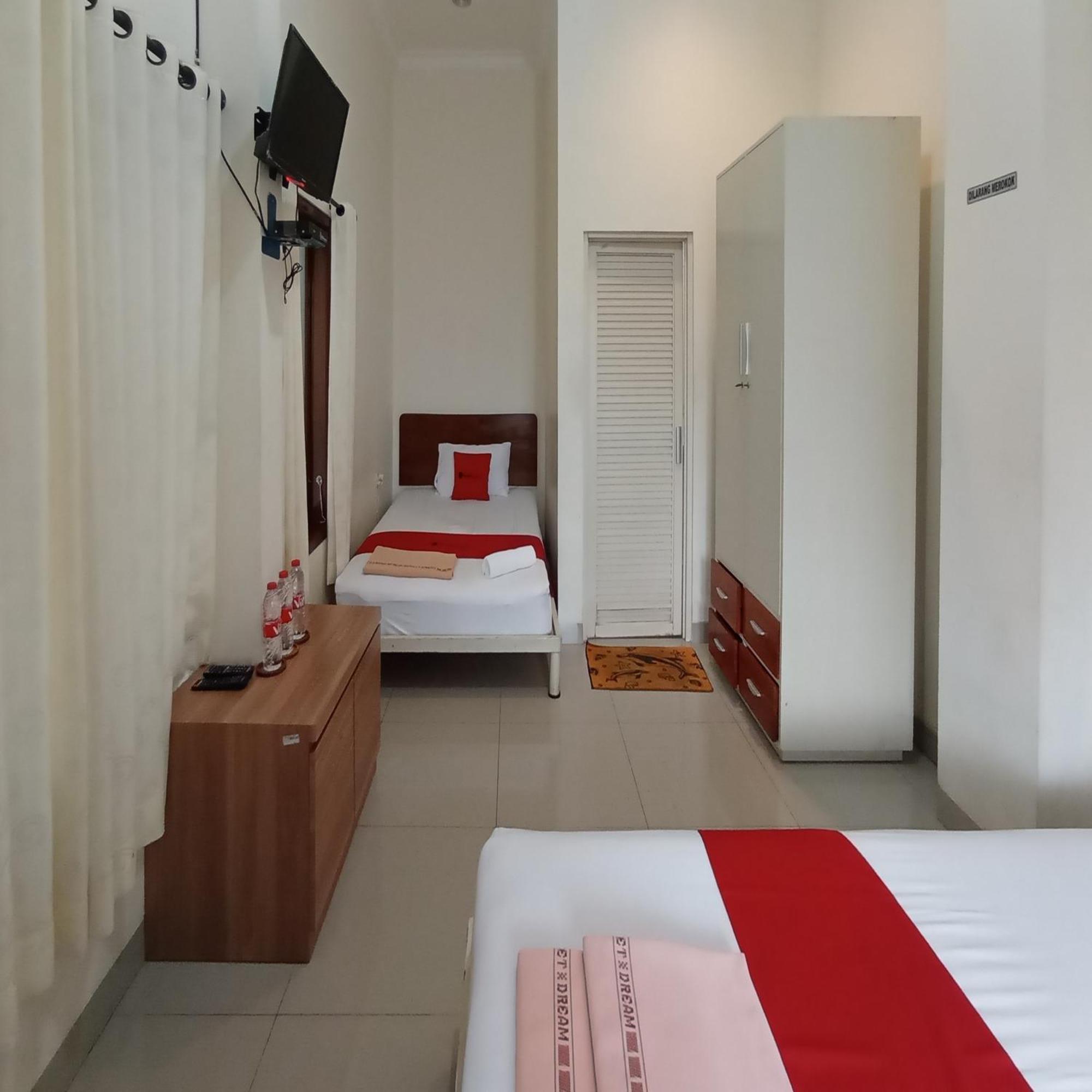 Reddoorz At Syariah House Purwokerto Hotel Exterior foto