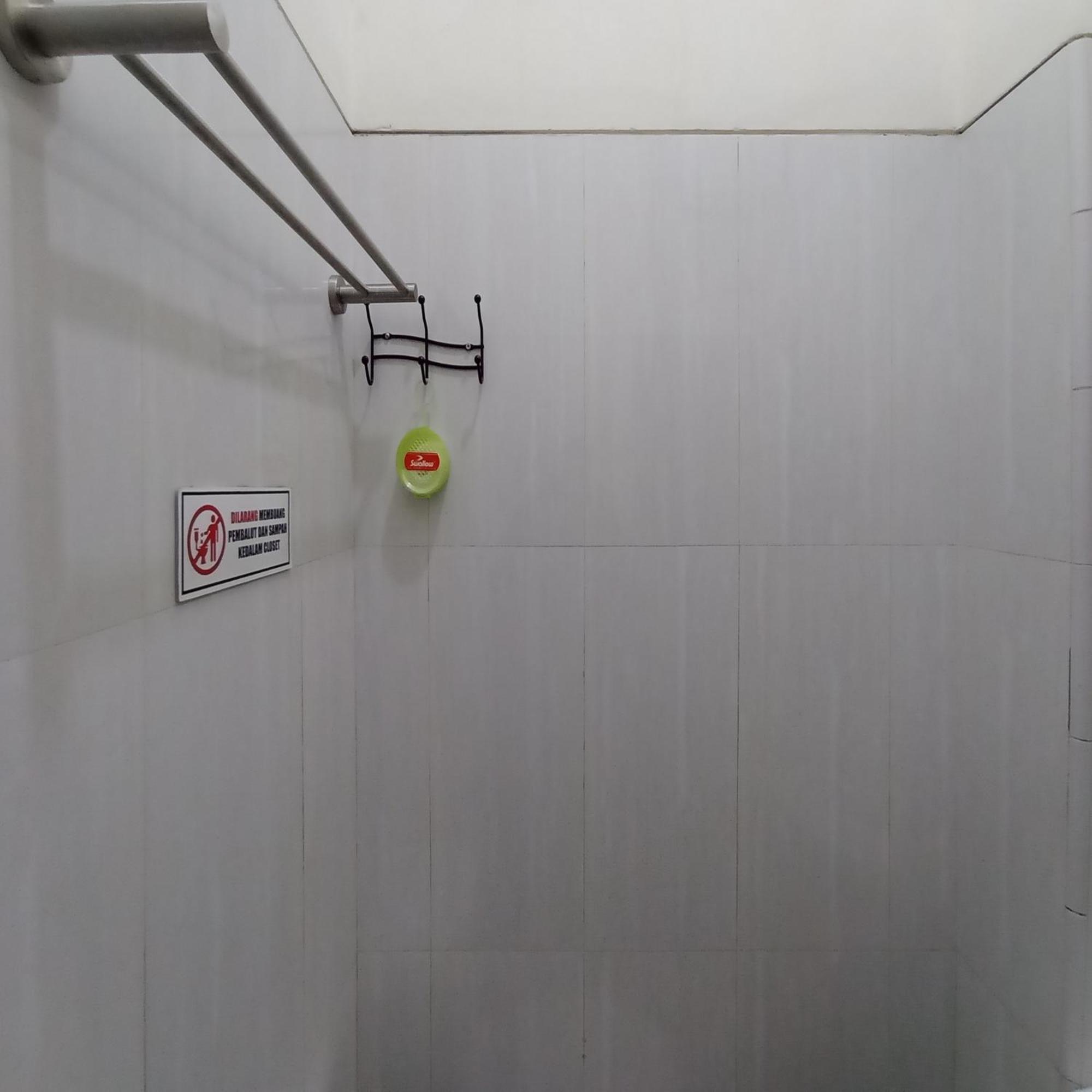 Reddoorz At Syariah House Purwokerto Hotel Exterior foto