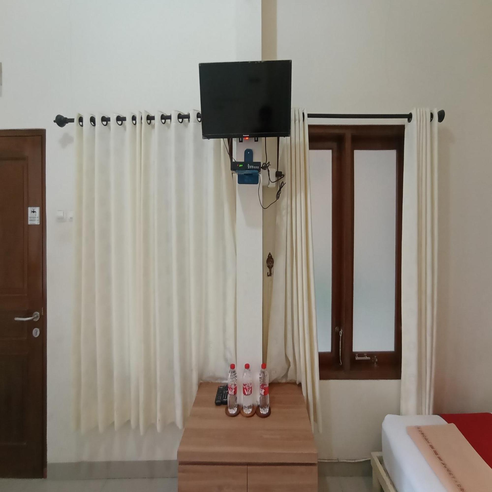 Reddoorz At Syariah House Purwokerto Hotel Exterior foto