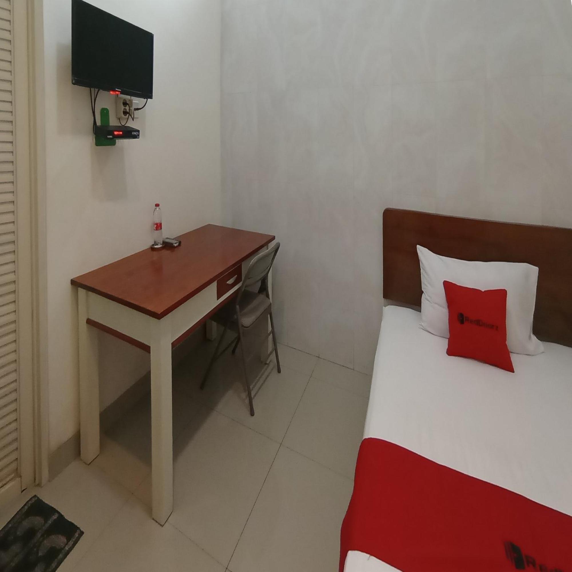 Reddoorz At Syariah House Purwokerto Hotel Exterior foto